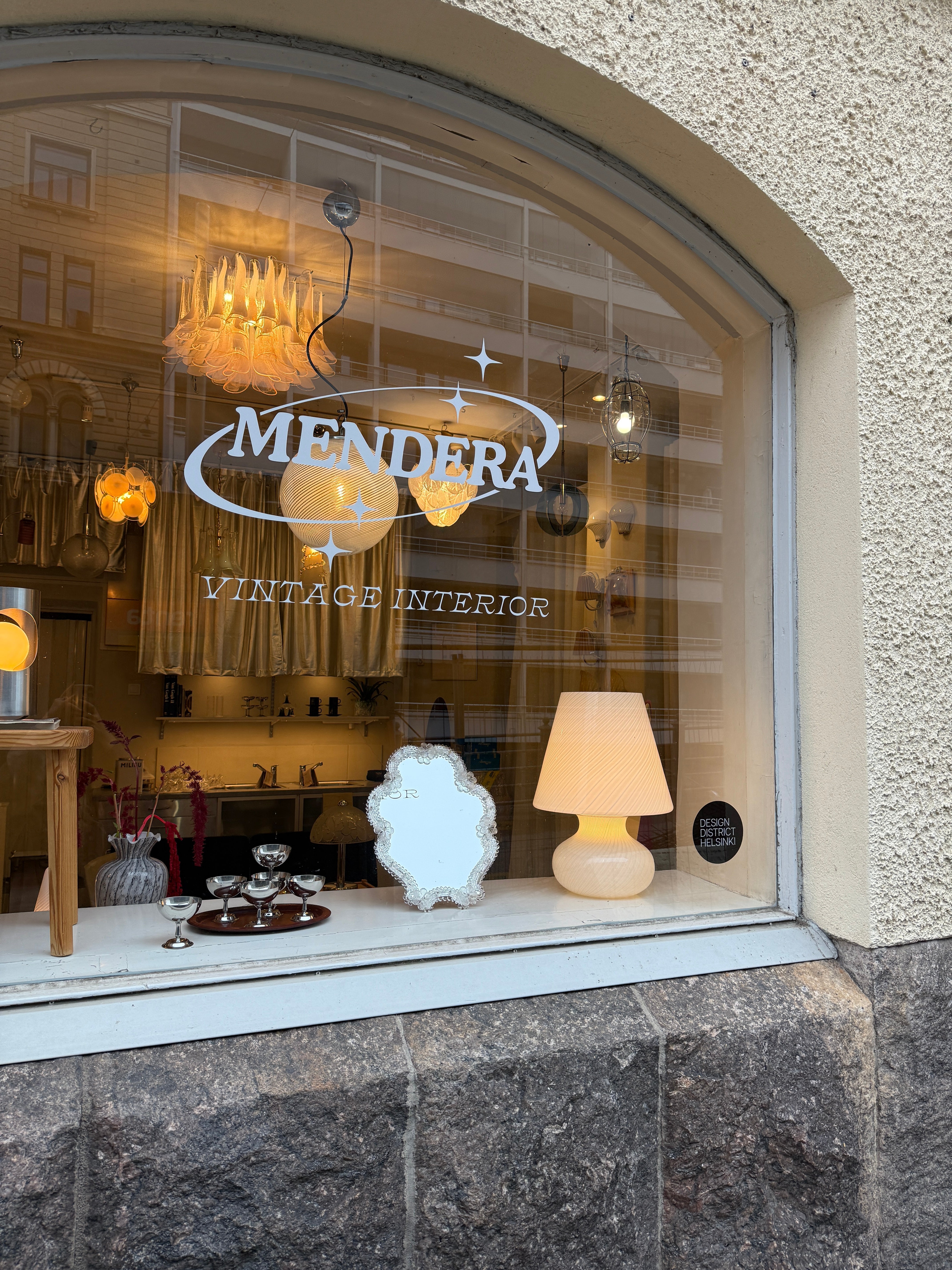 Visiting Mendera's new space: Vintage and hand-blown glass – A.S.