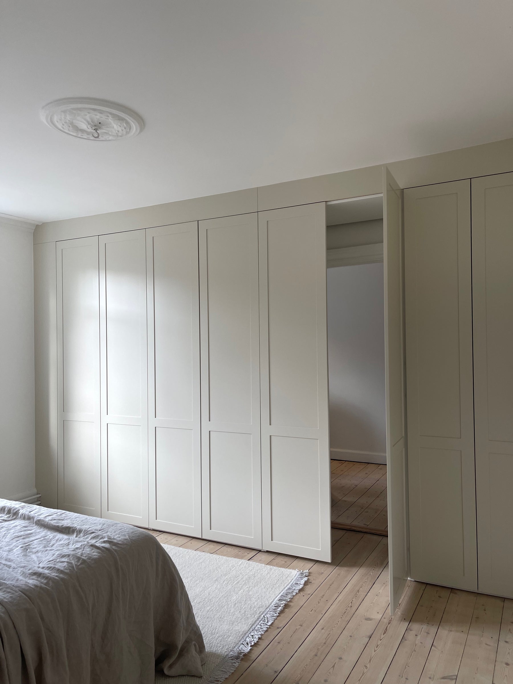 A.S.Helsingö Ensiö built-in wardrobe in ivory beige color in bedroom